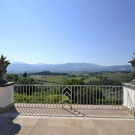 Sleeps 31 Pool Air Con Wifi Spoleto