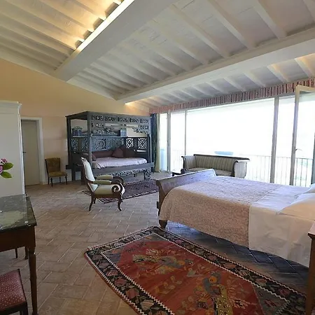 Sleeps 31 Pool Air Con Wifi