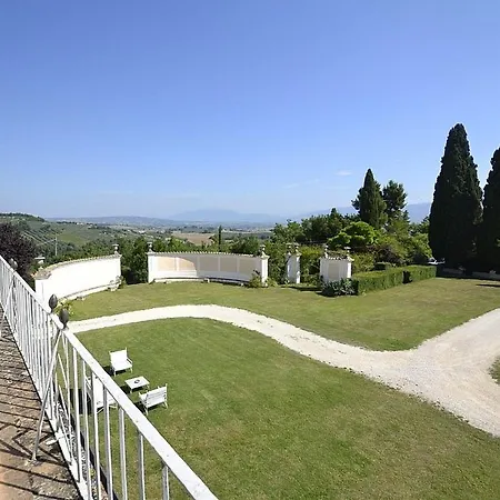Sleeps 31 Pool Air Con Wifi