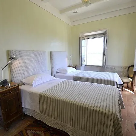 Sleeps 31 Pool Air Con Wifi